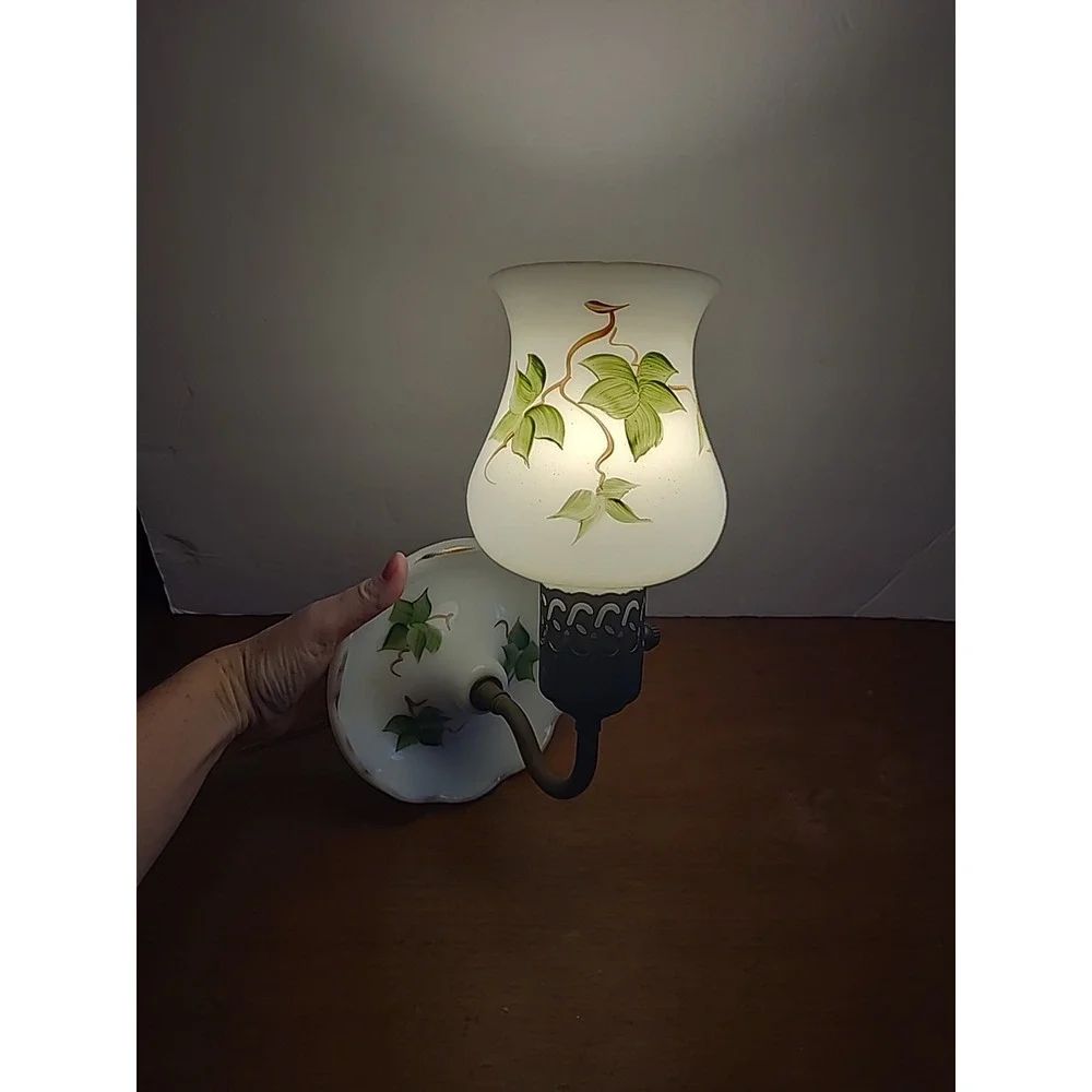 Vintage Ivy Hand Painted Milk Glass Wall Sconce Lamp Green‎ Leaves Works